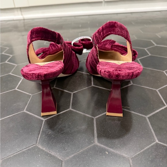 NWT ANTONIO MELANI Lenore Fabric Bow Detail Slingback Pumps main image 2